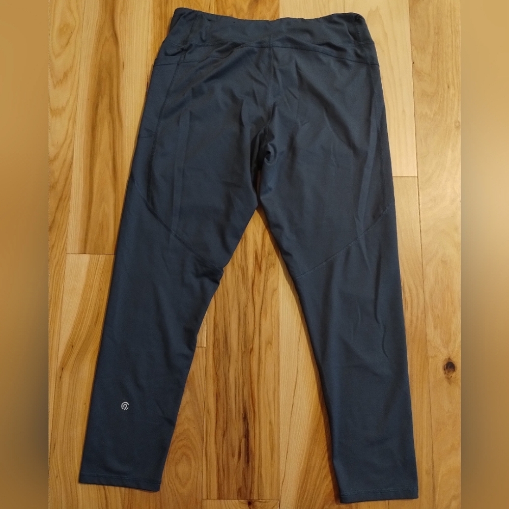 Champion dark blue colored athletic leggings with pocket